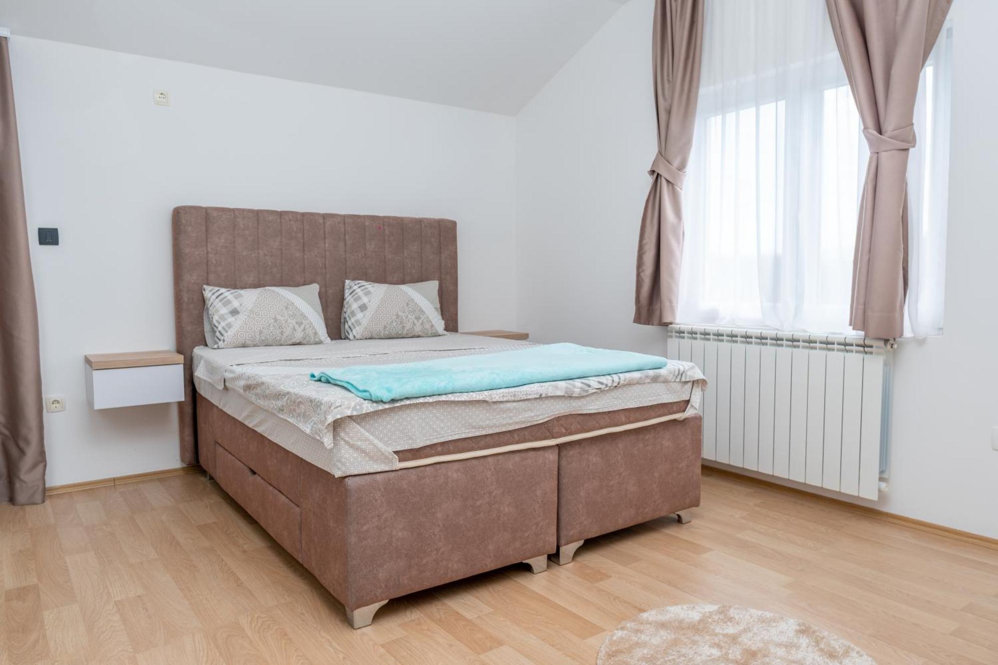 Hotel Royal Garden Nikšić Cameră foto