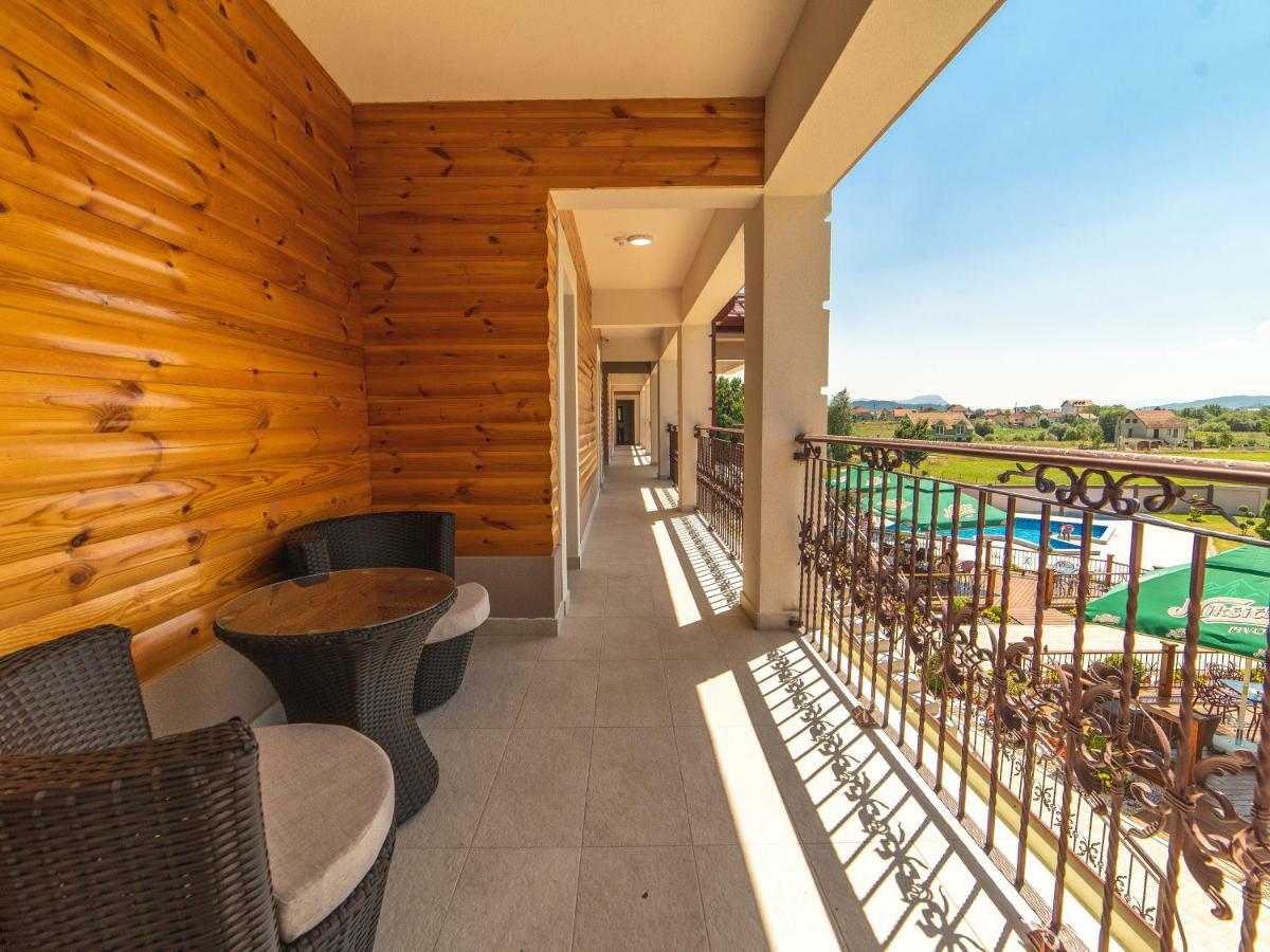 Hotel Royal Garden Nikšić Exterior foto